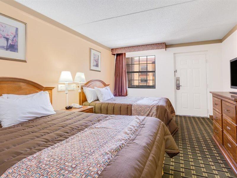 Days Inn By Wyndham Birmingham/West Luaran gambar