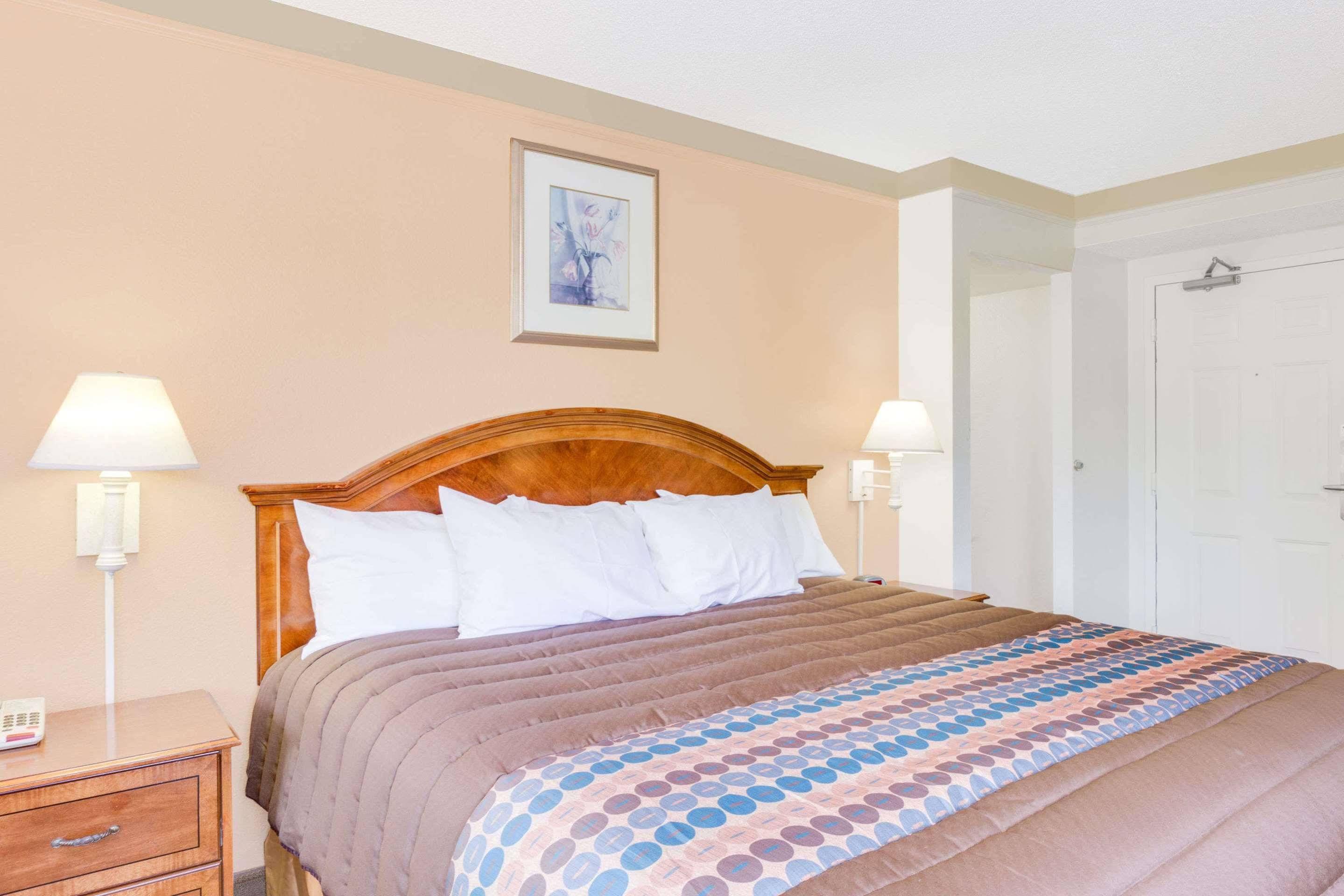 Days Inn By Wyndham Birmingham/West Luaran gambar