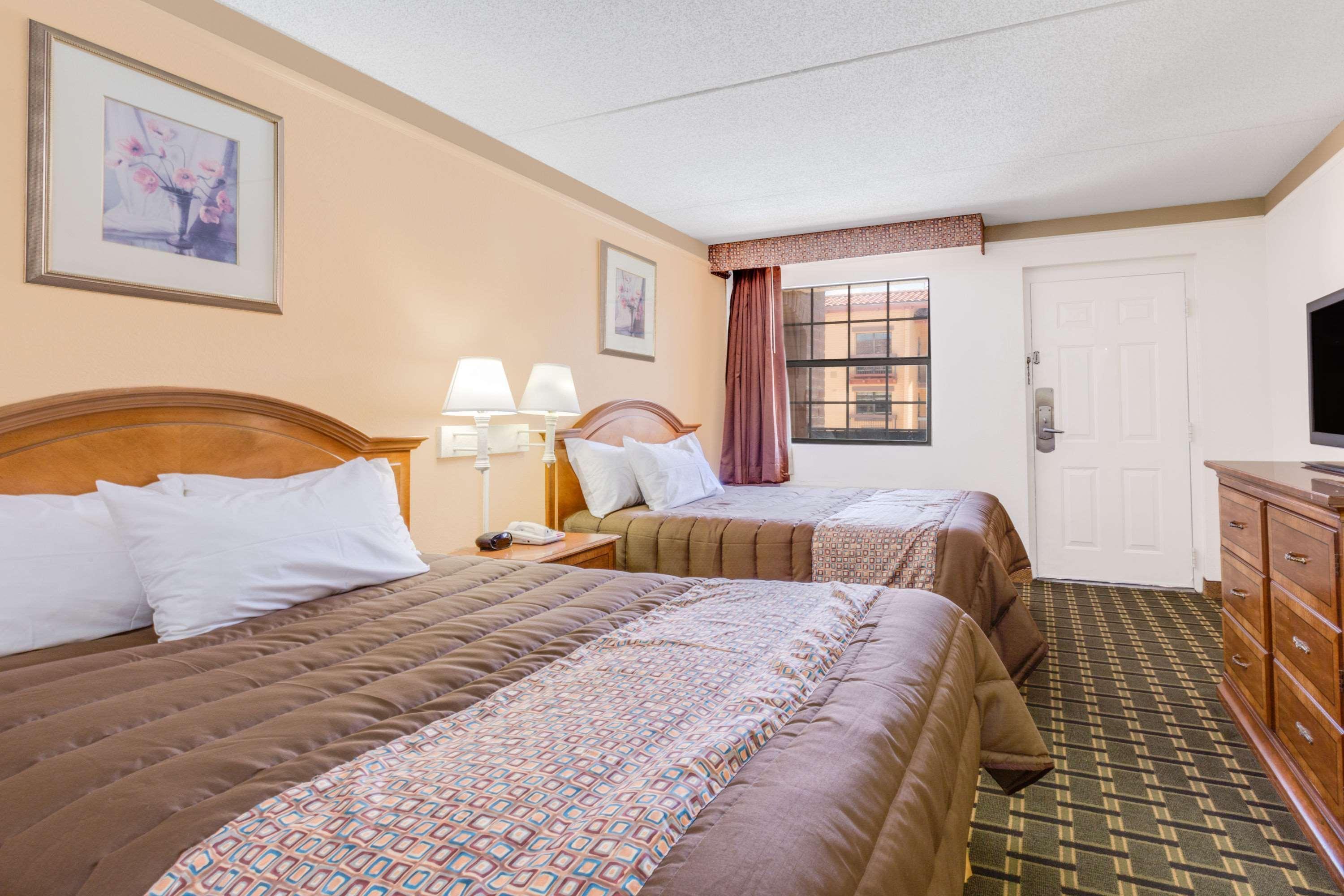 Days Inn By Wyndham Birmingham/West Luaran gambar